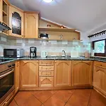 Apartment Nina Tour As Ljubljana With Private Terrace Under Castle Hill شقة