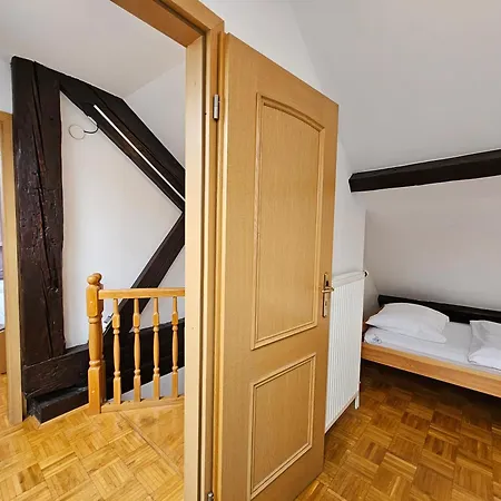 Appartement Nina Tour As With Private Terrace Under Castle Hill *
