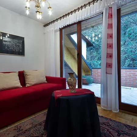 Nina With Private Terrace Tour As Appartement